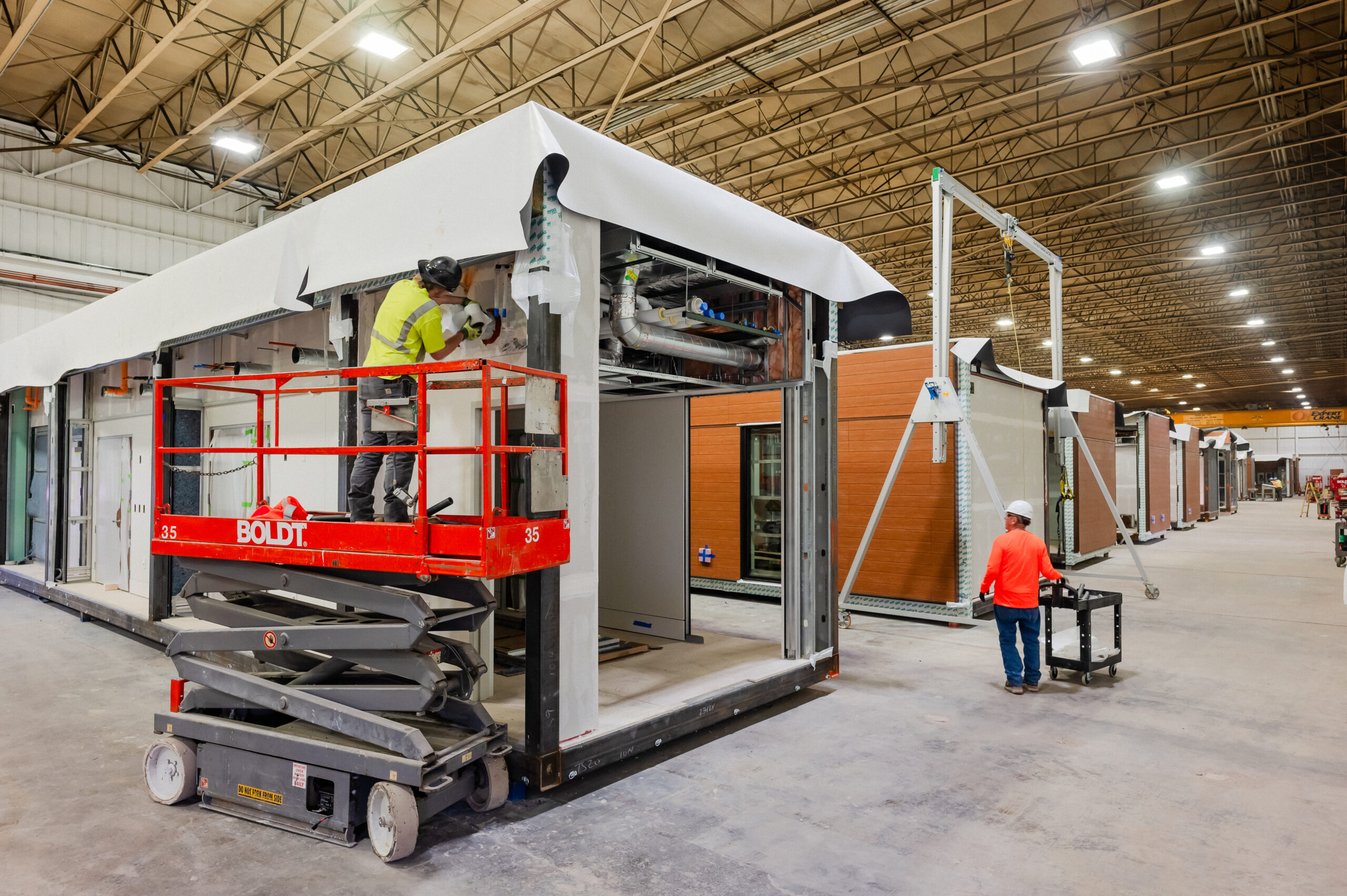 Fabrication of modules in the Oshkosh fabrication shop for the 9,000 SF observation unit addition to St. John's Hospital in Maplewood, Minn. Source: Boldt