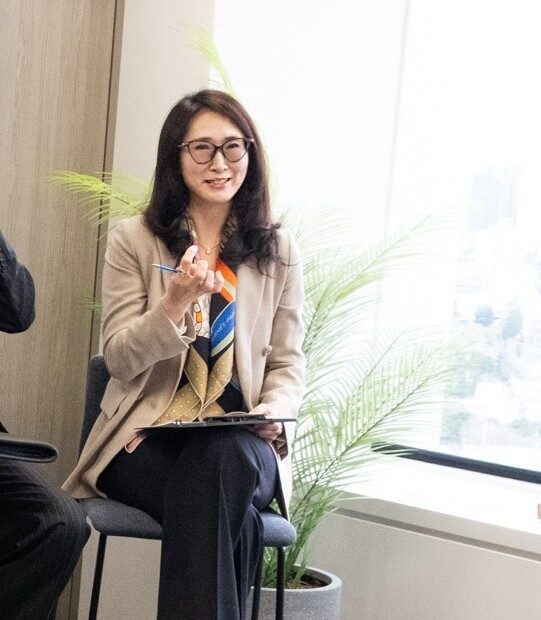 Hojung Jun at work at Tokyo International Law Office (TKI).