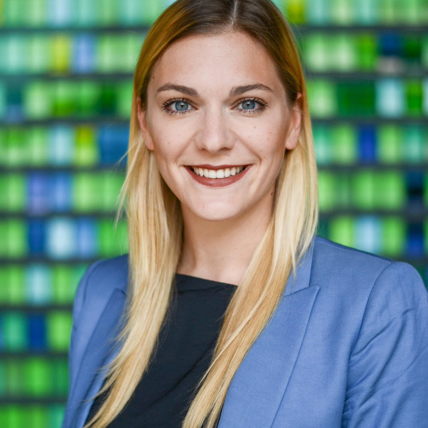 Sarah Buchner Headshot
